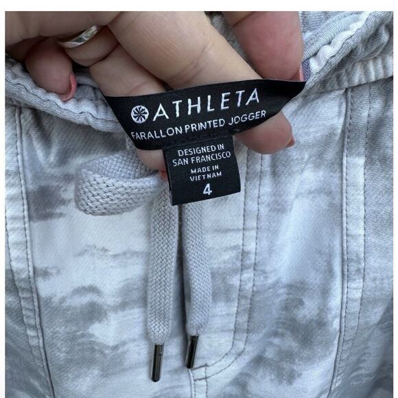 ATHLETA Farallon Printed Jogger Pant Size 4 White Gray - Picture 10 of 10